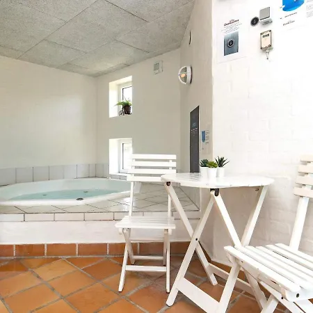 8 Person Holiday In Bl Vand